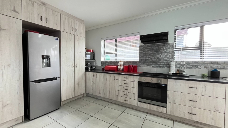 5 Bedroom Property for Sale in Dana Bay Western Cape